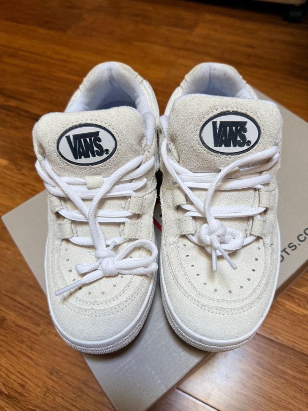 Vans Kids Cream Suede Low-Top Sneakers(NWT)